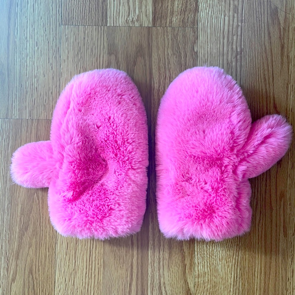 Bright hot pink mittens for kids
